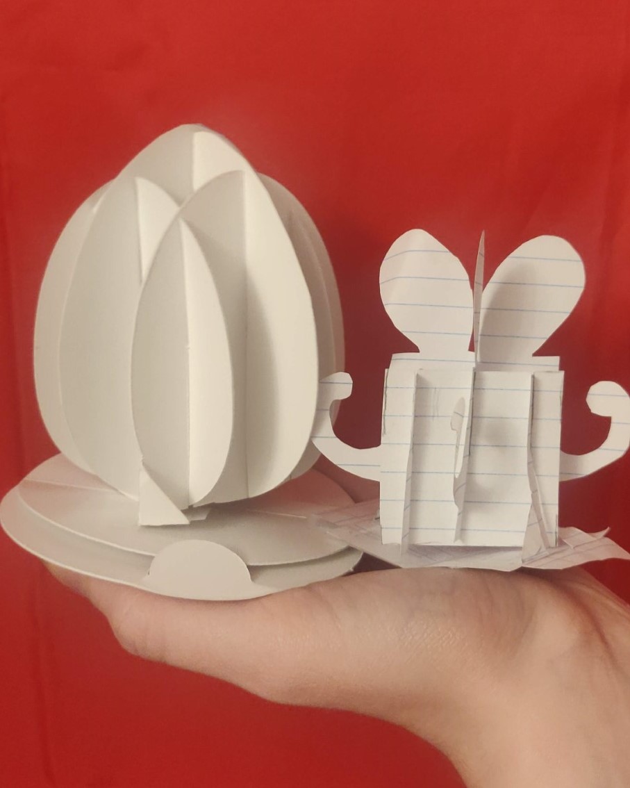 The first pop-ups I made using a 90-degree rule for the sculpture to erect. I used what I learned here to make the cake pop up in our PPA SDC 2021 entry